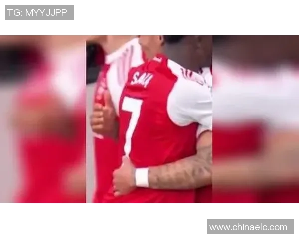 意甲赛场惊现冷门里昂在补时阶段绝杀巴萨引发全场狂欢