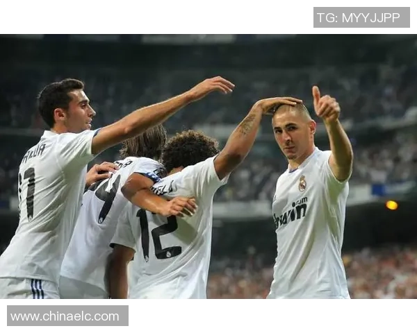 德甲盛宴:皇马4-0战胜那不勒斯神奇扑救点燃全场激情与转会传闻