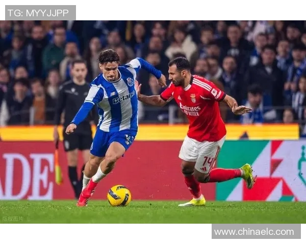 欧联杯精彩对决波尔图与那不勒斯激战成平局引发全场热烈反响